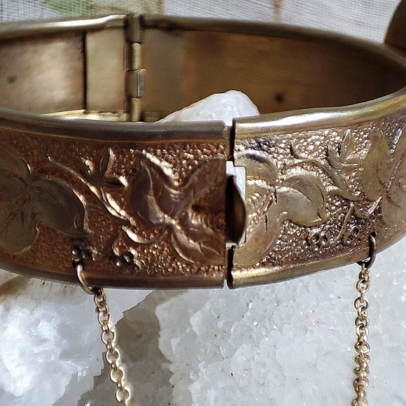 Glass Amethyst Vintage Floral Leaf Pattern Embossed Hinged Bangle Bracelet Wear - Picture 8 of 15